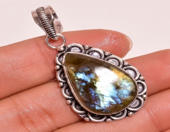 LABRADORITE